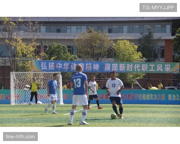 足球赛场华丽反击成新潮流：技术与速度融合引领战术革新